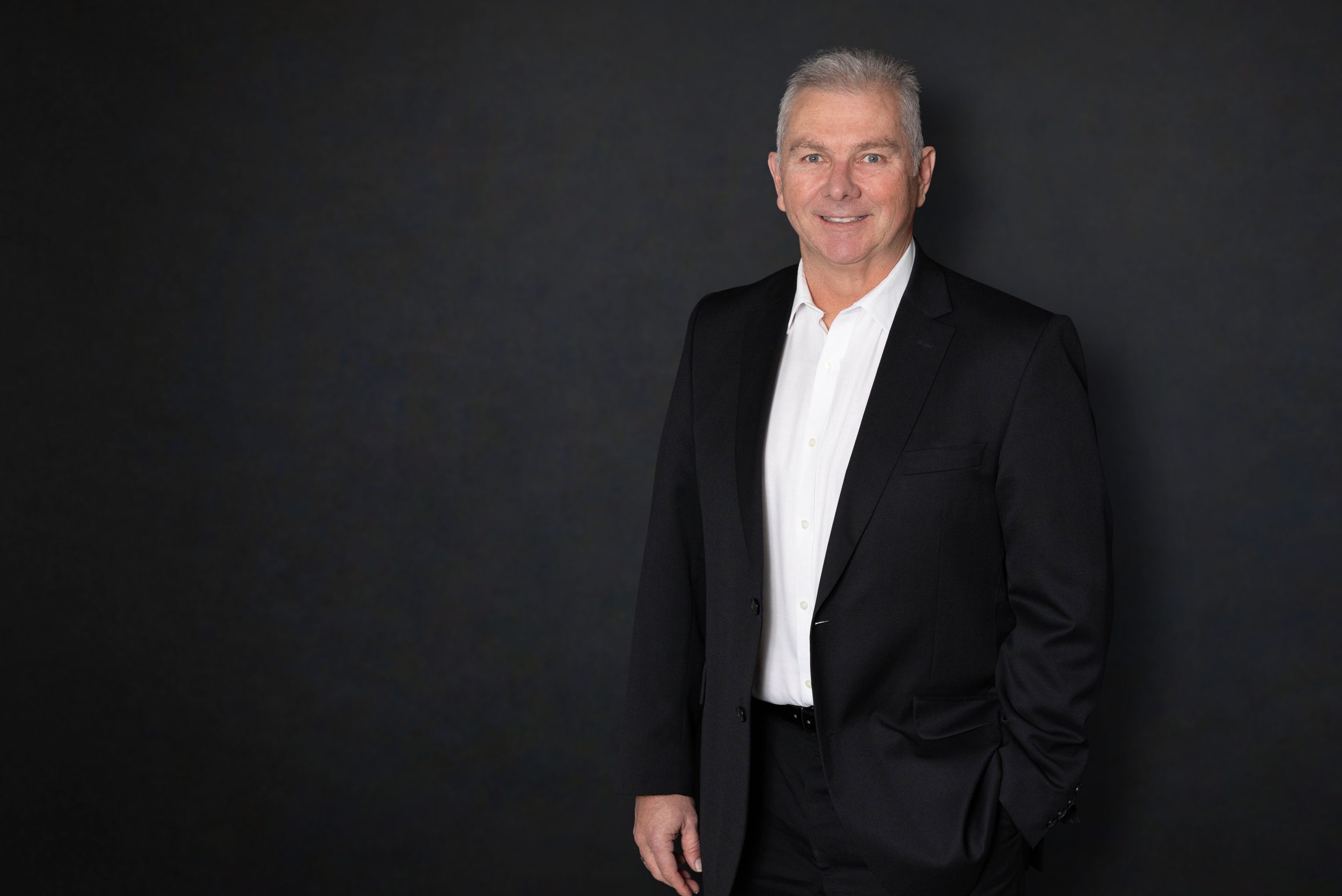 Stephen-Williams-Executive-Director-Management-Team-Taylor-Construction-scaled