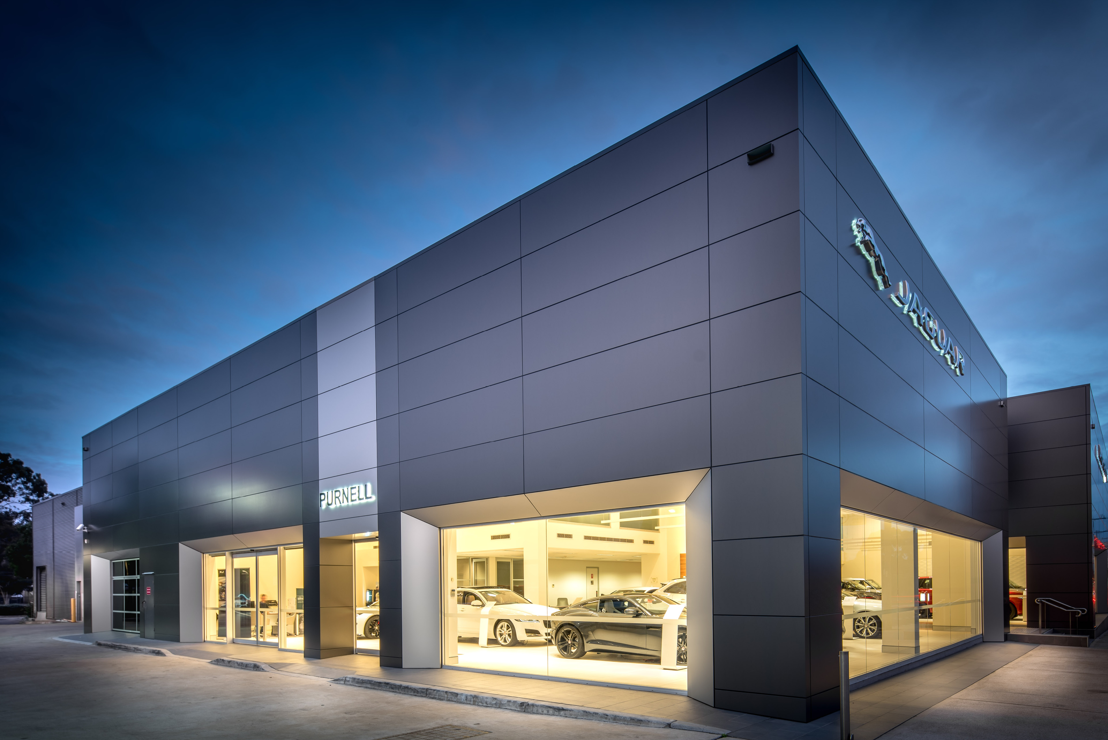 Jaguar / Land Rover Dealer Refurbishment